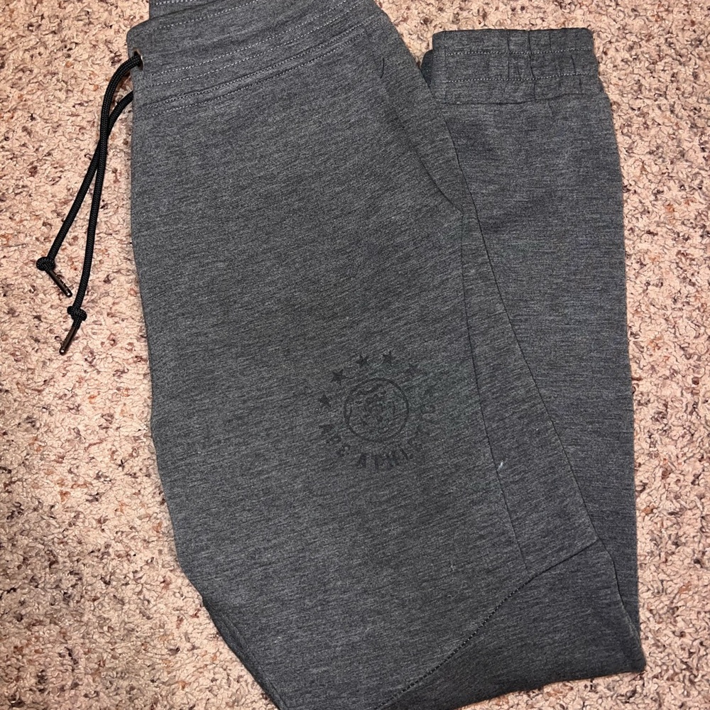 Sweatpants bundle - Picture 9 of 12